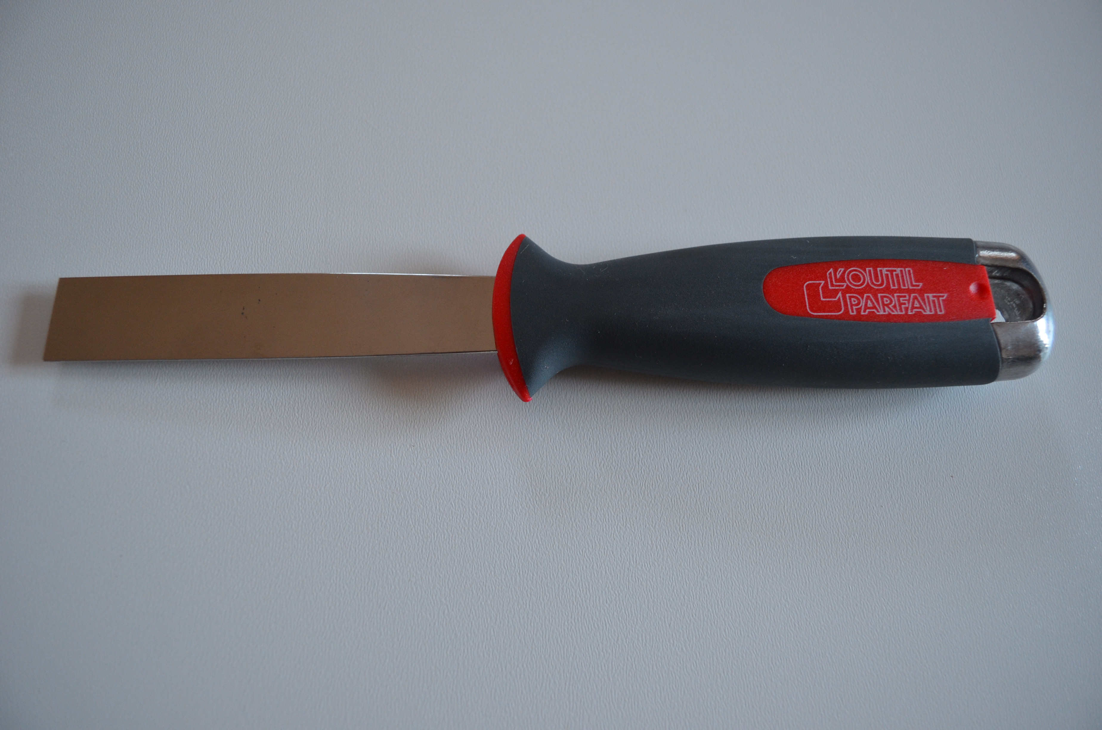 SADA SIEDMYCH MALIARSKYCH ŠPACHTLÍ + VIACÚČELOVÁ STIERKA