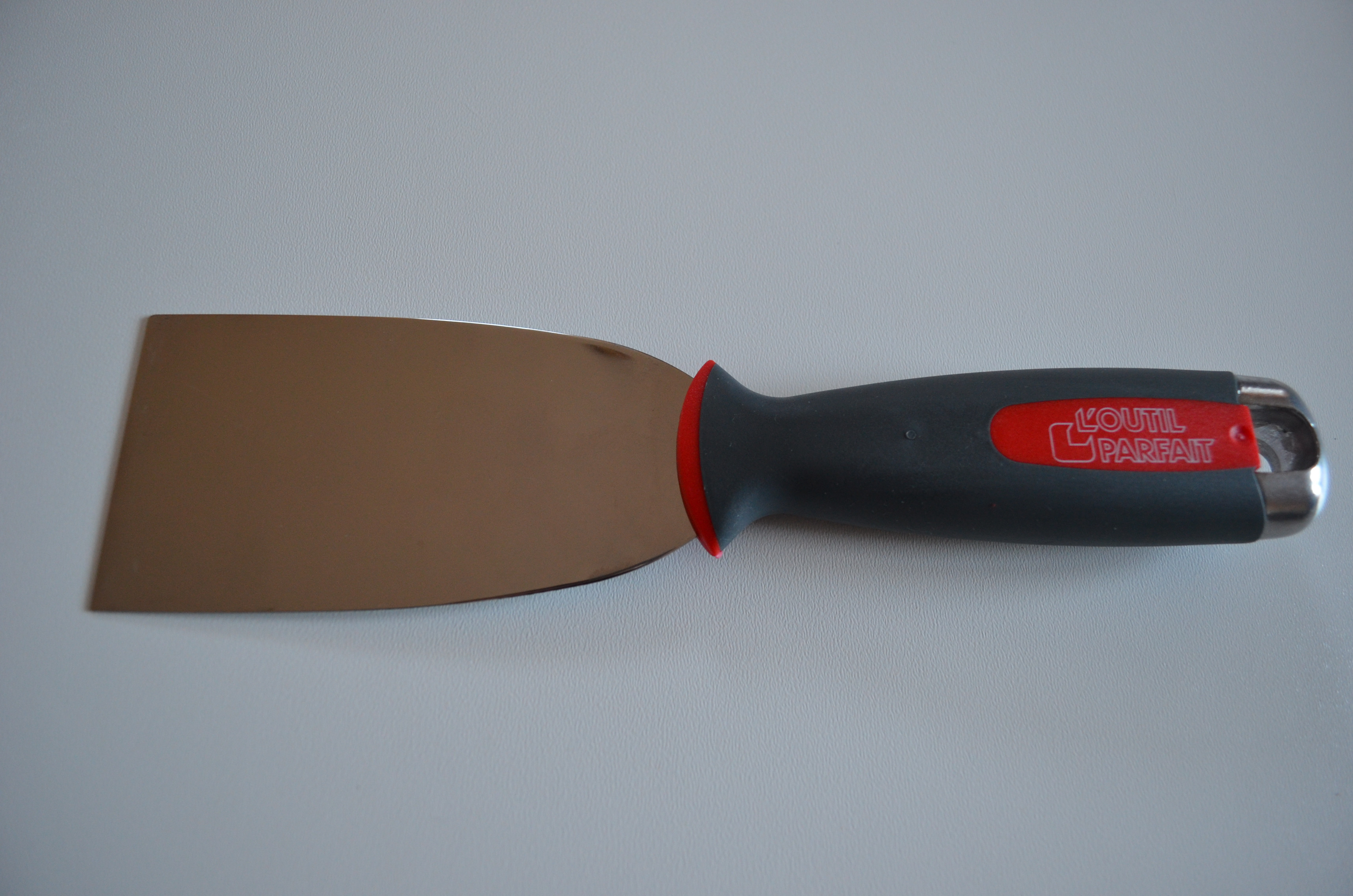 SADA SIEDMYCH MALIARSKYCH ŠPACHTLÍ + VIACÚČELOVÁ STIERKA